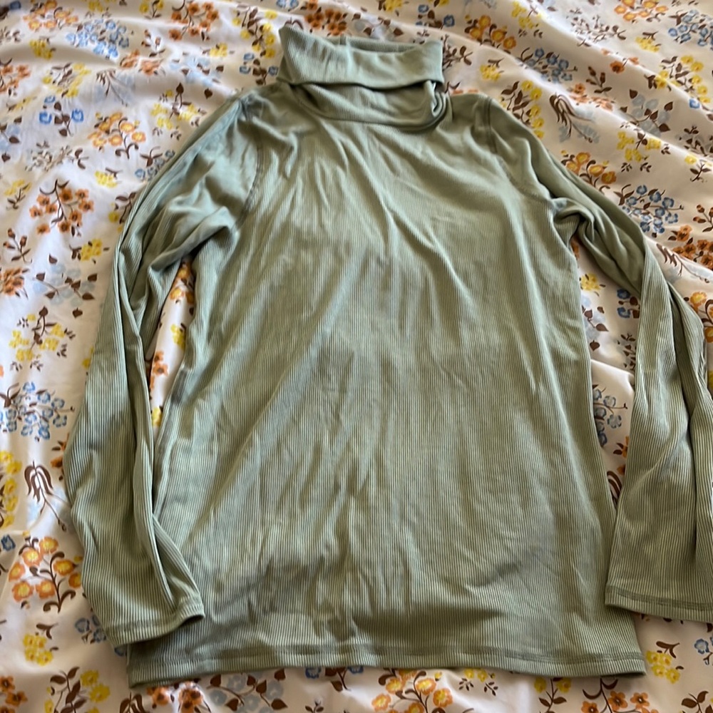Green Relaxed Turtleneck Long Sleeve Top